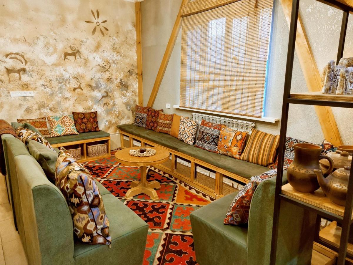 Silkroad Guesthouse بيشكيك المظهر الخارجي الصورة