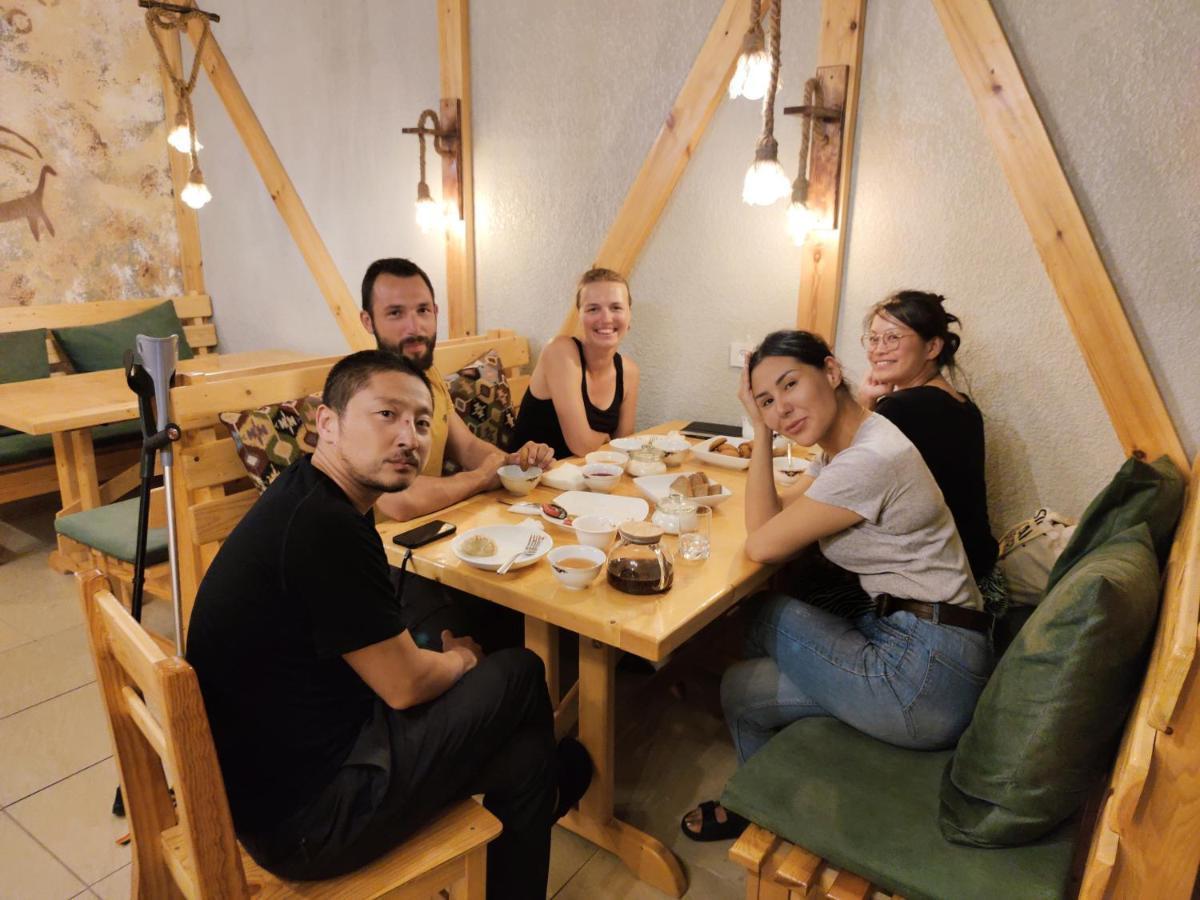 Silkroad Guesthouse بيشكيك المظهر الخارجي الصورة
