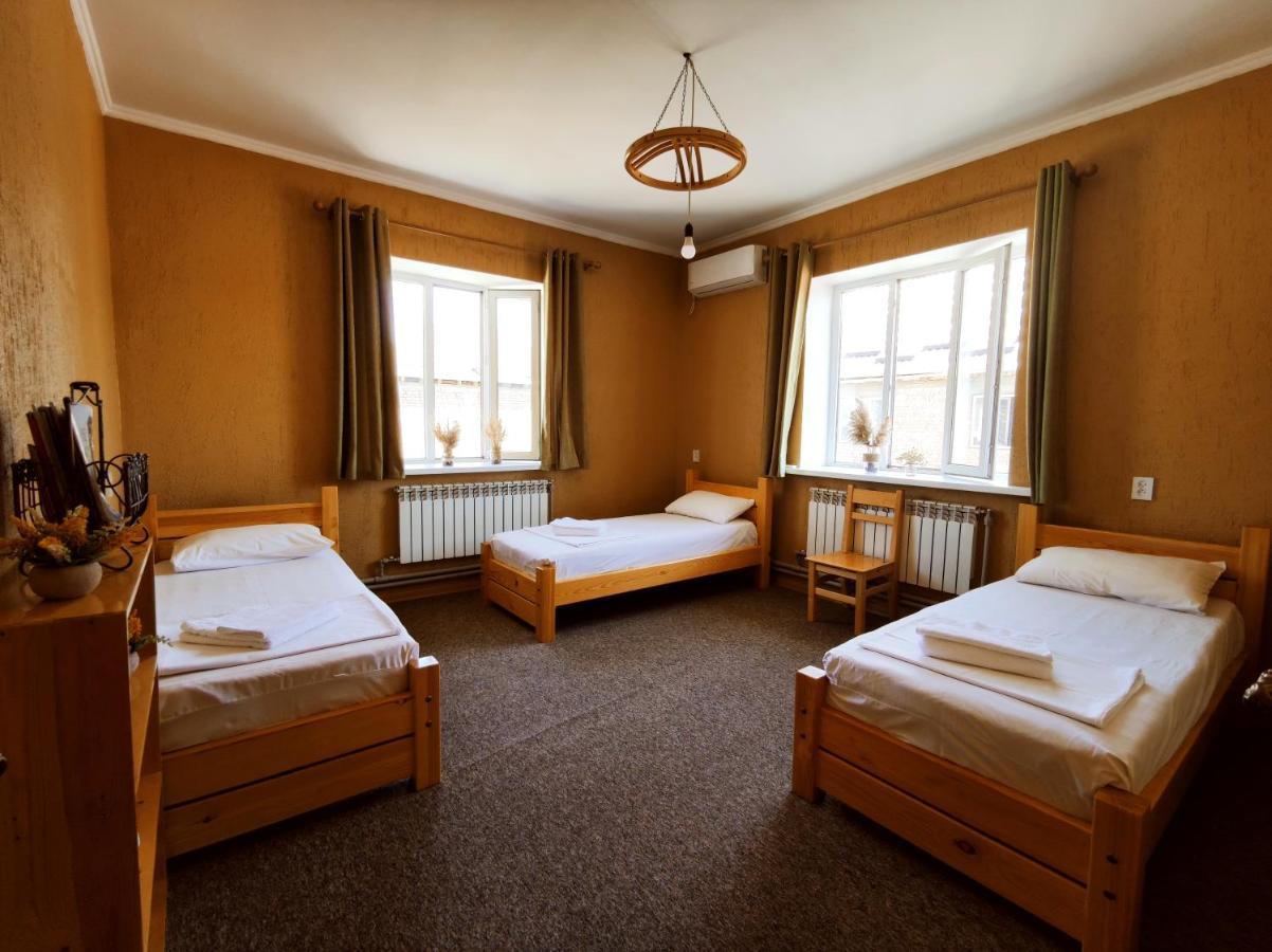 Silkroad Guesthouse بيشكيك المظهر الخارجي الصورة