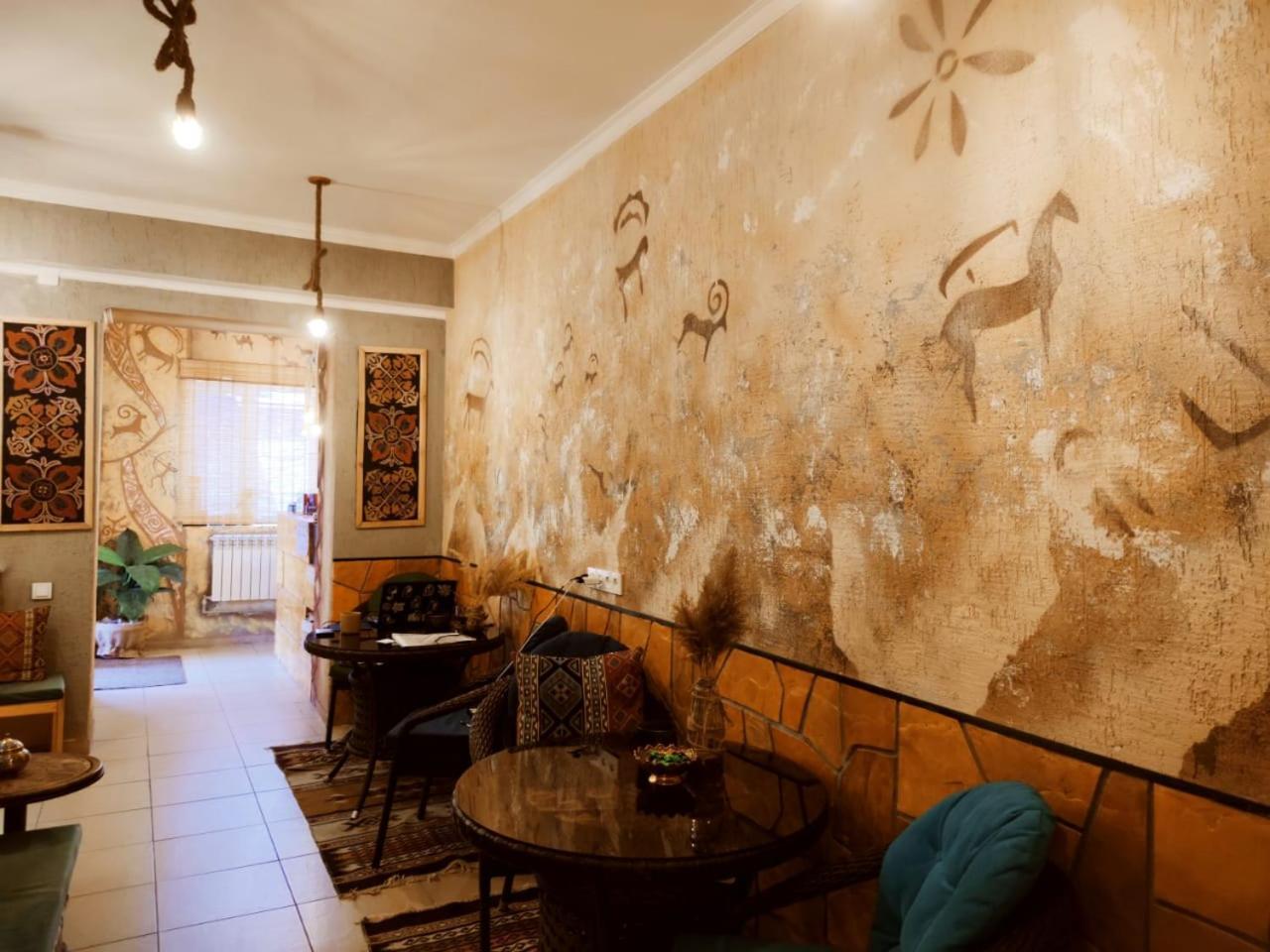 Silkroad Guesthouse بيشكيك المظهر الخارجي الصورة